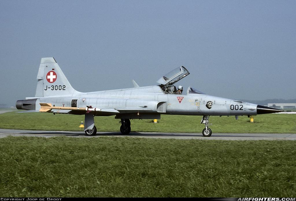 Switzerland - Air Force Northrop F-5E Tiger II J-3002 at Emmen (EML / LSME), Switzerland