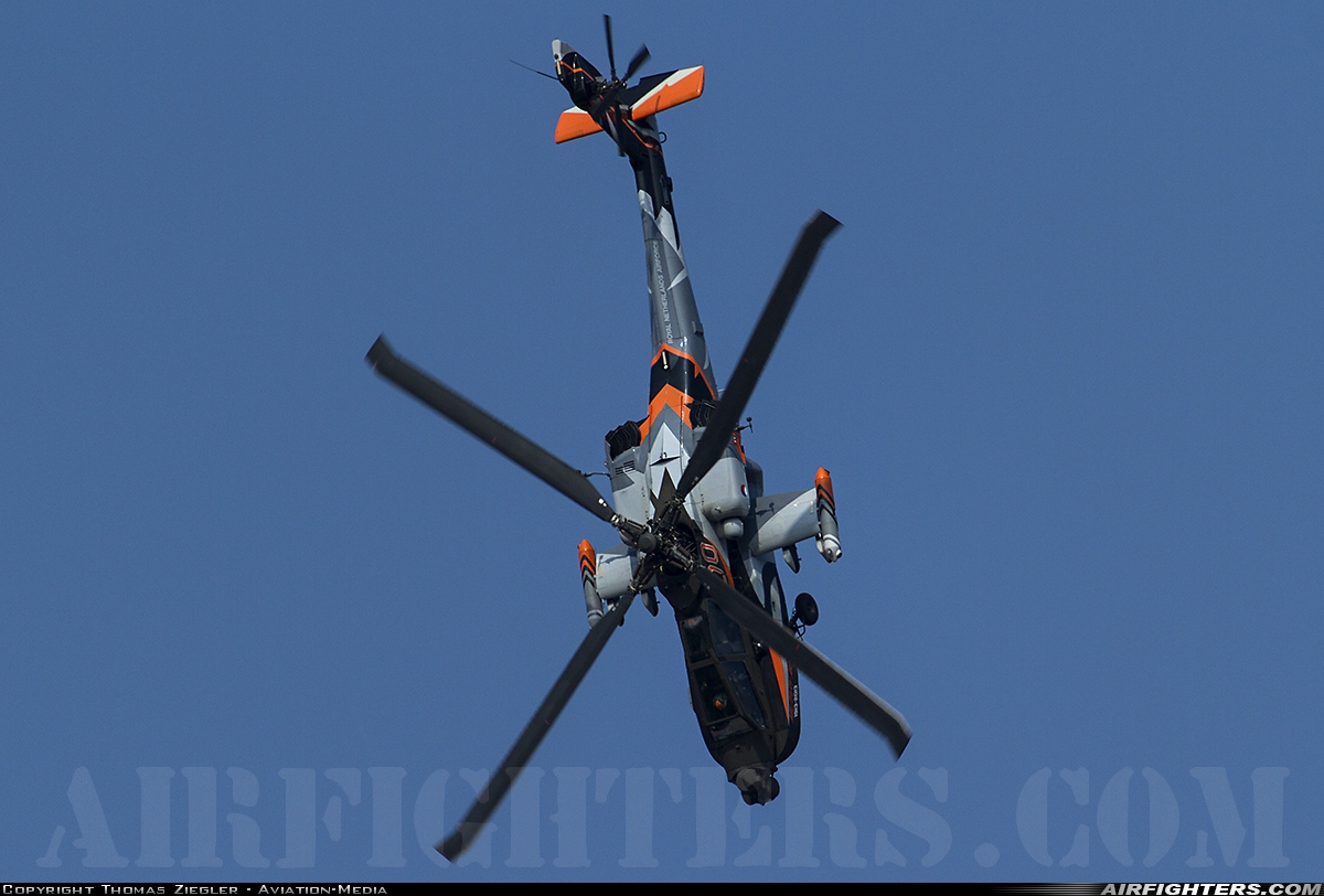 Netherlands - Air Force Boeing AH-64DN Apache Longbow Q-17 at Fairford (FFD / EGVA), UK