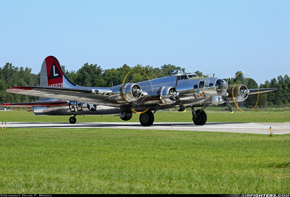 Private - Yankee Air Force Boeing B-17G Flying Fortress (299P) N3193G at Detroit - Willow Run (YIP / KYIP), USA