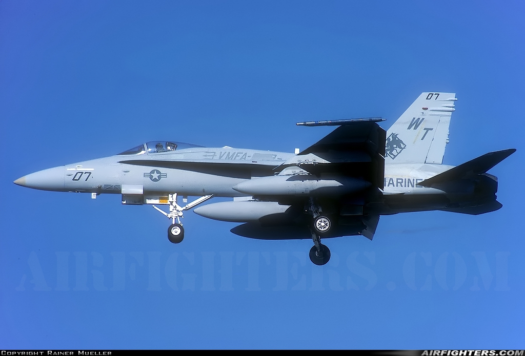 USA - Marines McDonnell Douglas F/A-18C Hornet 163777 at Santa Ana - El Toro MCAS (NZJ / KNZJ), USA