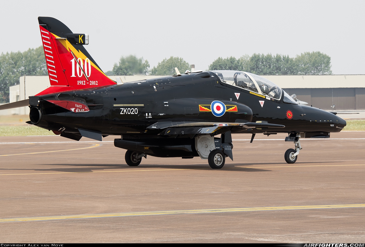 UK - Air Force BAE Systems Hawk T.2 ZK020 at Fairford (FFD / EGVA), UK