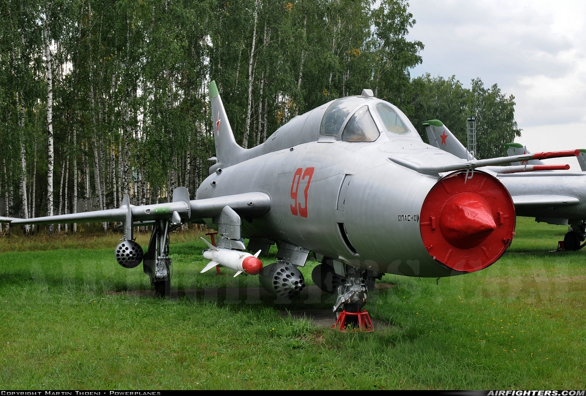 Russia - Air Force Sukhoi Su-17M3 Fitter-K 93 RED at Monino, Russia