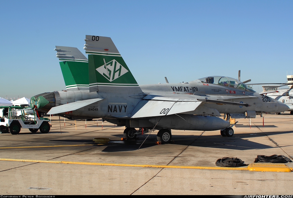 USA - Marines McDonnell Douglas F/A-18D Hornet 164049 at San Diego - Miramar MCAS (NAS) / Mitscher Field (NKX / KNKX), USA