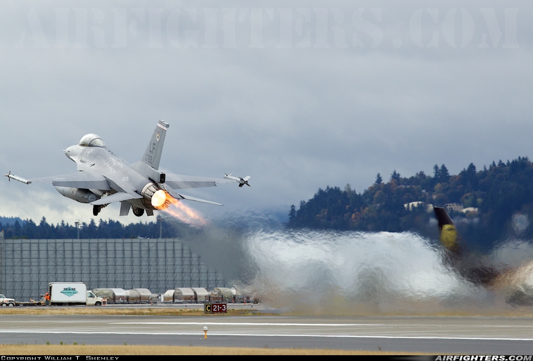 USA - Air Force General Dynamics F-16A Fighting Falcon 93-0722 at Portland - Int. (PDX / KPDX), USA