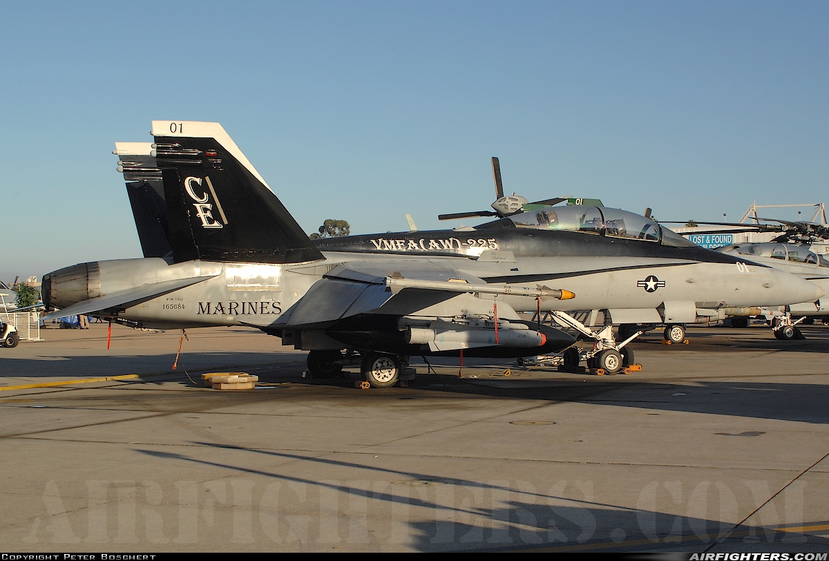 USA - Marines McDonnell Douglas F/A-18D Hornet 165684 at San Diego - Miramar MCAS (NAS) / Mitscher Field (NKX / KNKX), USA