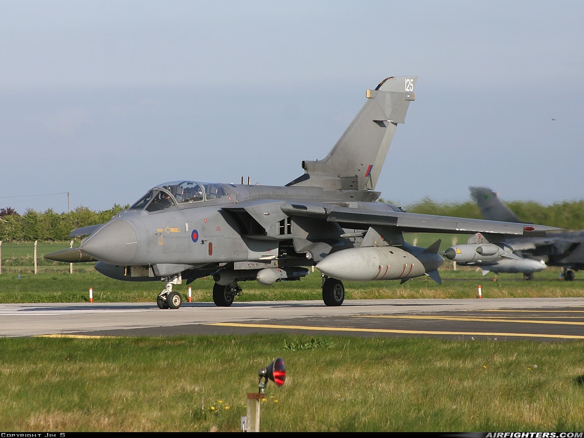 UK - Air Force Panavia Tornado GR4A ZG726 at Lossiemouth (LMO / EGQS), UK