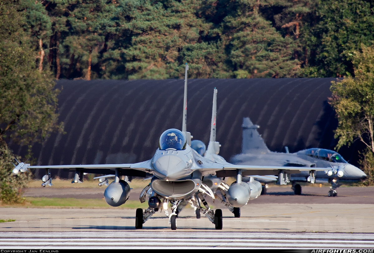 Norway - Air Force General Dynamics F-16AM Fighting Falcon 668 at Kleine Brogel (EBBL), Belgium