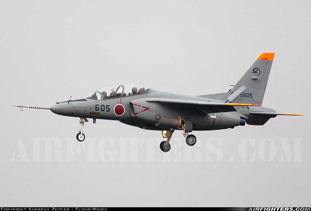 Japan - Air Force Kawasaki T-4 86-5606 at Gifu (RJNG), Japan