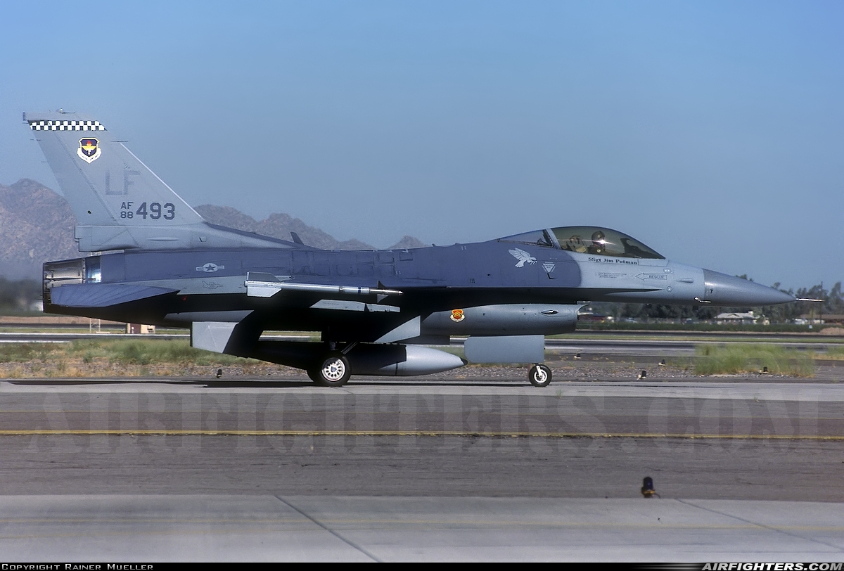 USA - Air Force General Dynamics F-16C Fighting Falcon 88-0493 at Glendale (Phoenix) - Luke AFB (LUF / KLUF), USA
