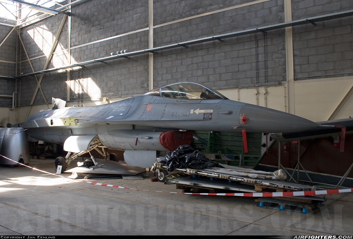 Netherlands - Air Force General Dynamics F-16A Fighting Falcon J-230 at Utrecht - Soesterberg (UTC / EHSB), Netherlands