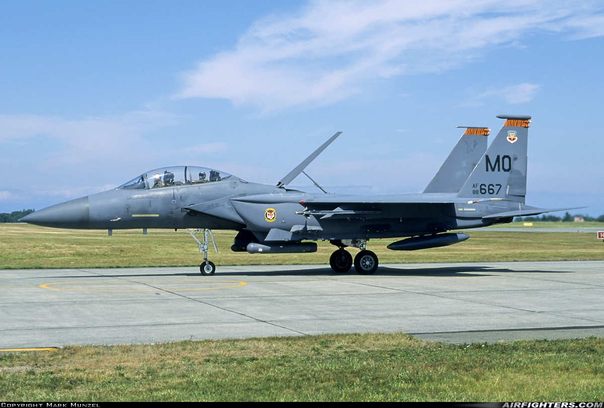 USA - Air Force McDonnell Douglas F-15E Strike Eagle 88-1667 at Comox (YQQ / CYQQ), Canada