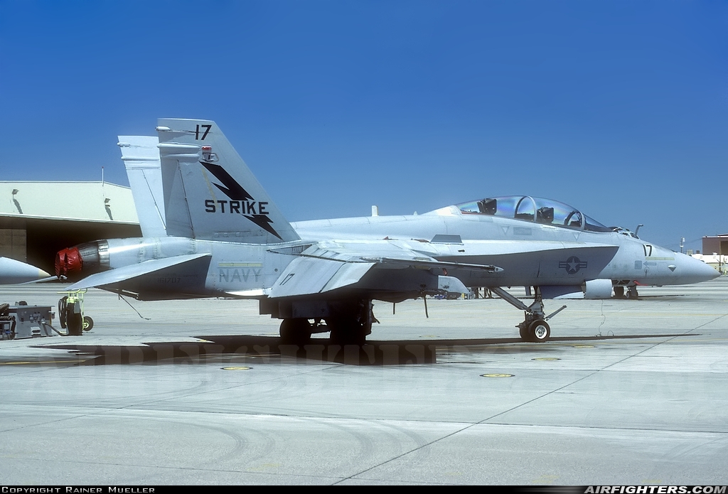 USA - Navy McDonnell Douglas F/A-18B Hornet 161707 at Fallon - Fallon NAS (NFL / KNFL), USA