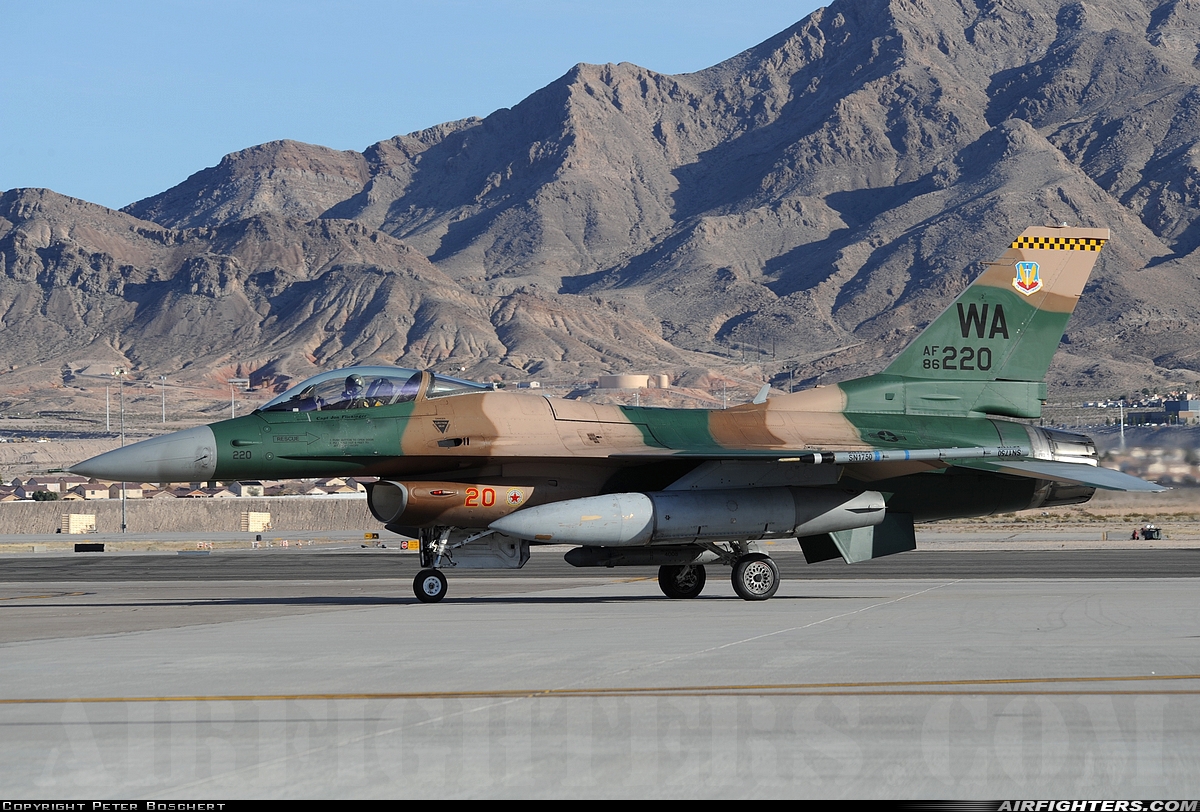 USA - Air Force General Dynamics F-16C Fighting Falcon 86-0220 at Las Vegas - Nellis AFB (LSV / KLSV), USA