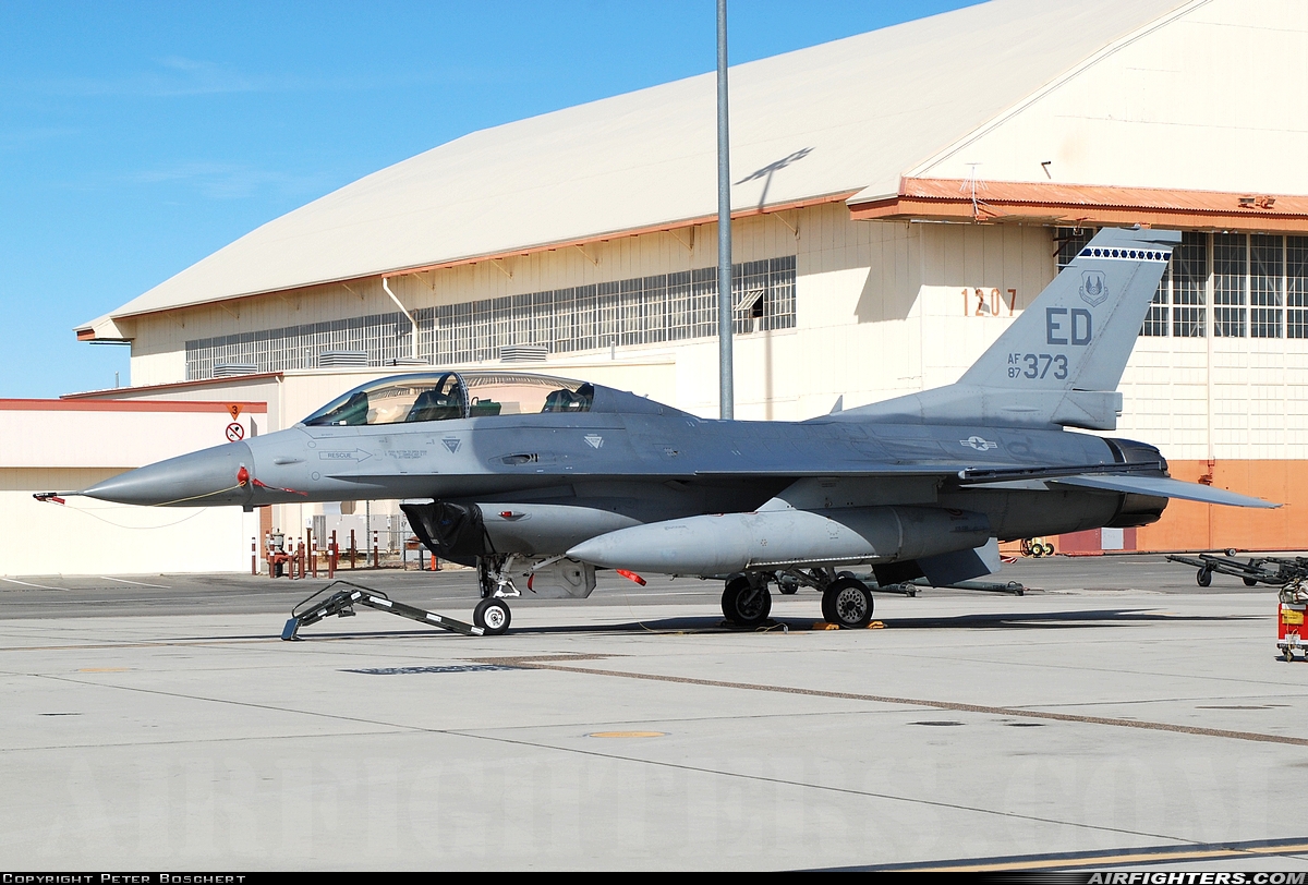 USA - Air Force General Dynamics F-16D Fighting Falcon 87-0373 at Edwards - AFB (EDW / KEDW), USA