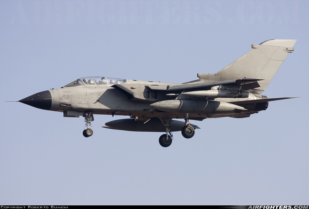 Italy - Air Force Panavia Tornado IDS MM7043 at Ghedi (- Tenente Luigi Olivari) (LIPL), Italy