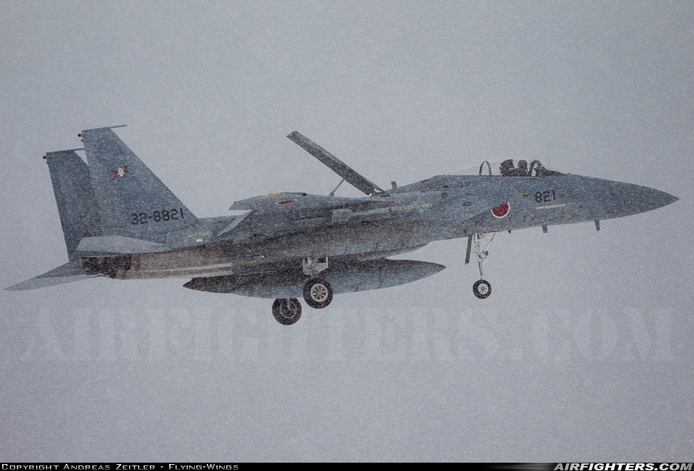 Japan - Air Force McDonnell Douglas F-15J Eagle 32-8821 at Sapporo - New Chitose / Chitose (CTS / RJCC / RJCJ), Japan