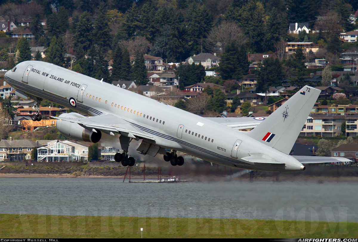 New Zealand - Air Force Boeing 757-2K2 NZ7572 at Portland - Int. (PDX / KPDX), USA