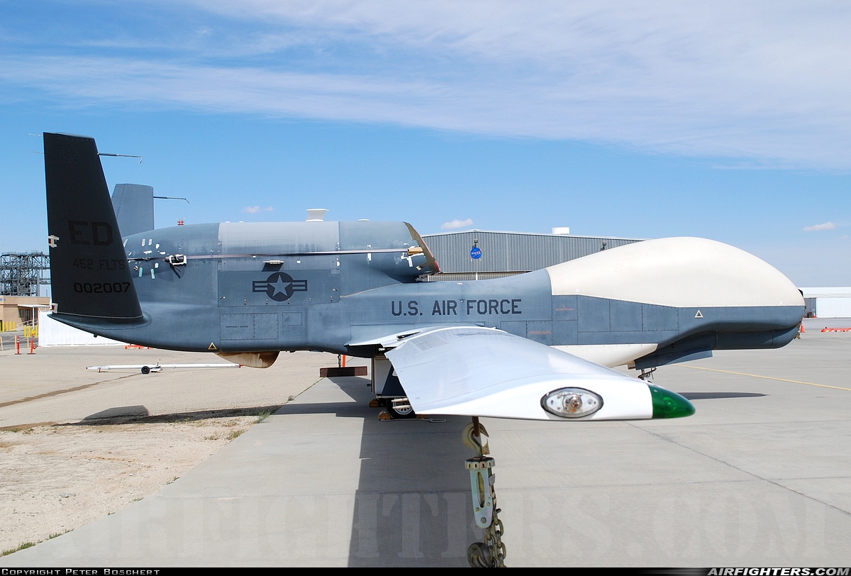 USA - Air Force Northrop Grumman YRQ-4A Global Hawk 00-2007 at Edwards - AFB (EDW / KEDW), USA