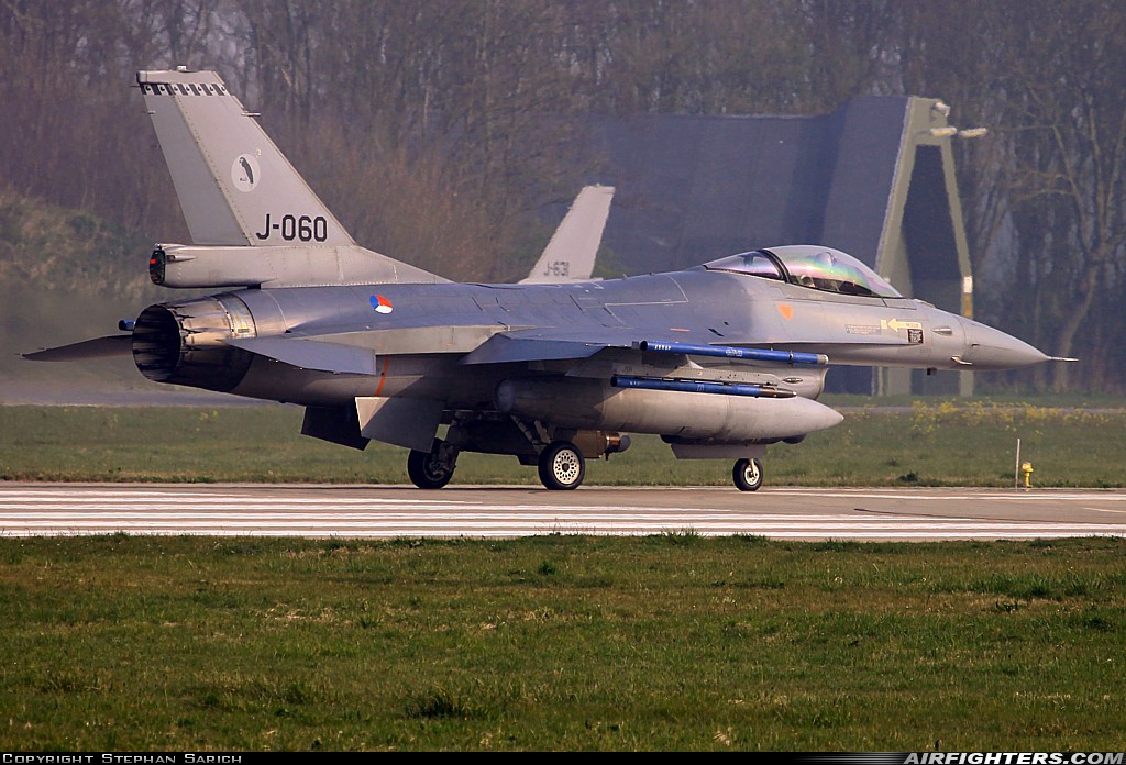 Netherlands - Air Force General Dynamics F-16AM Fighting Falcon J-060 at Leeuwarden (LWR / EHLW), Netherlands