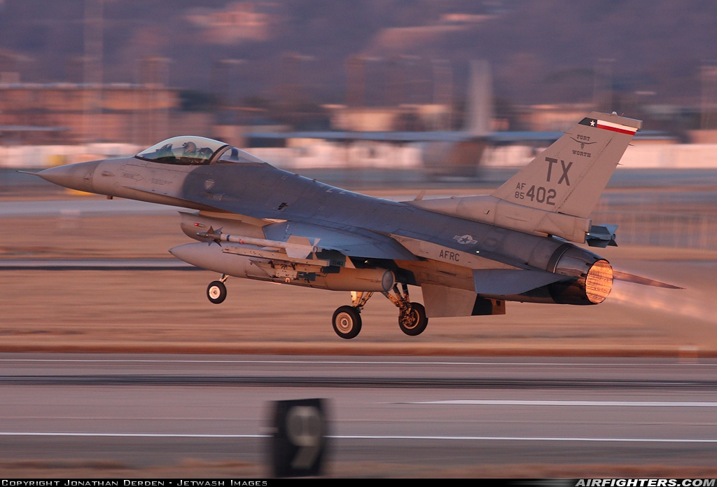 USA - Air Force General Dynamics F-16C Fighting Falcon 85-1402 at Fort Worth - NAS JRB / Carswell Field (AFB) (NFW / KFWH), USA
