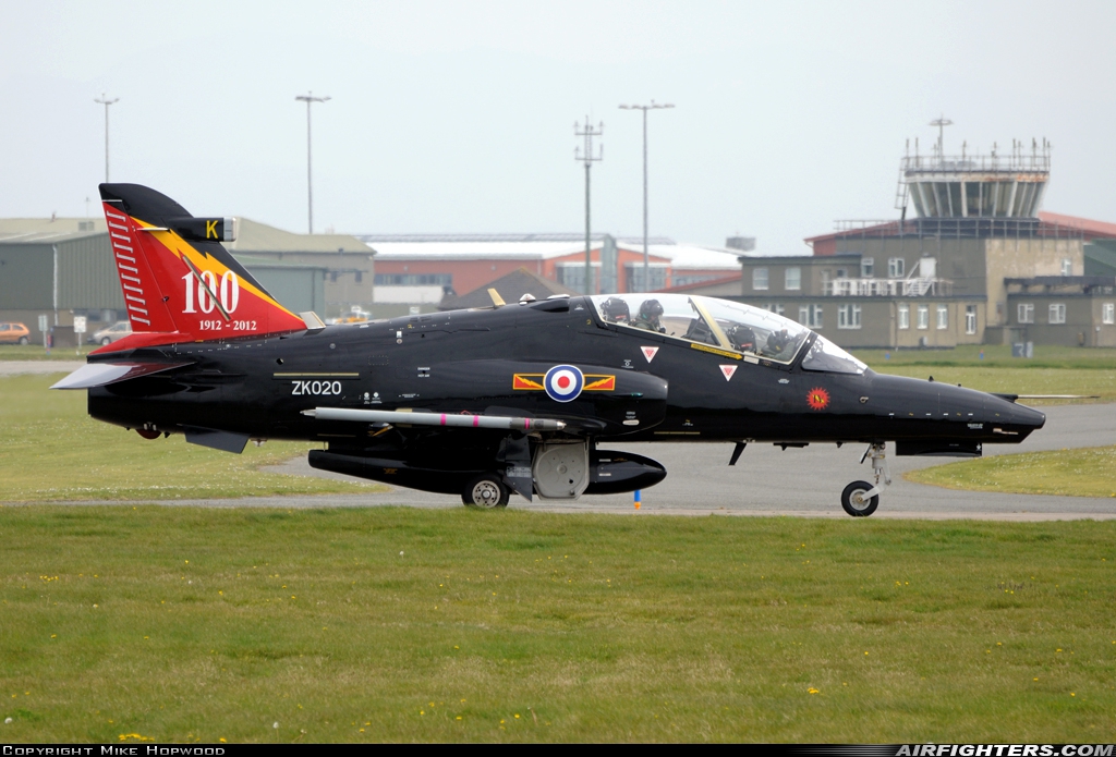 UK - Air Force BAE Systems Hawk T.2 ZK020 at Valley (EGOV), UK