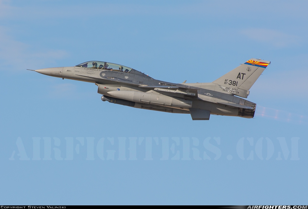 USA - Air Force General Dynamics F-16D Fighting Falcon 87-0381 at Tucson - Int. (TUS / KTUS), USA