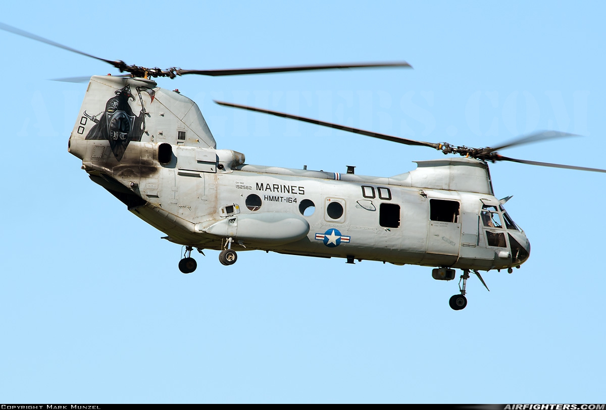 USA - Marines Boeing Vertol CH-46E Sea Knight (107-II) 152562 at El Centro - NAF (NJK / KNJK), USA