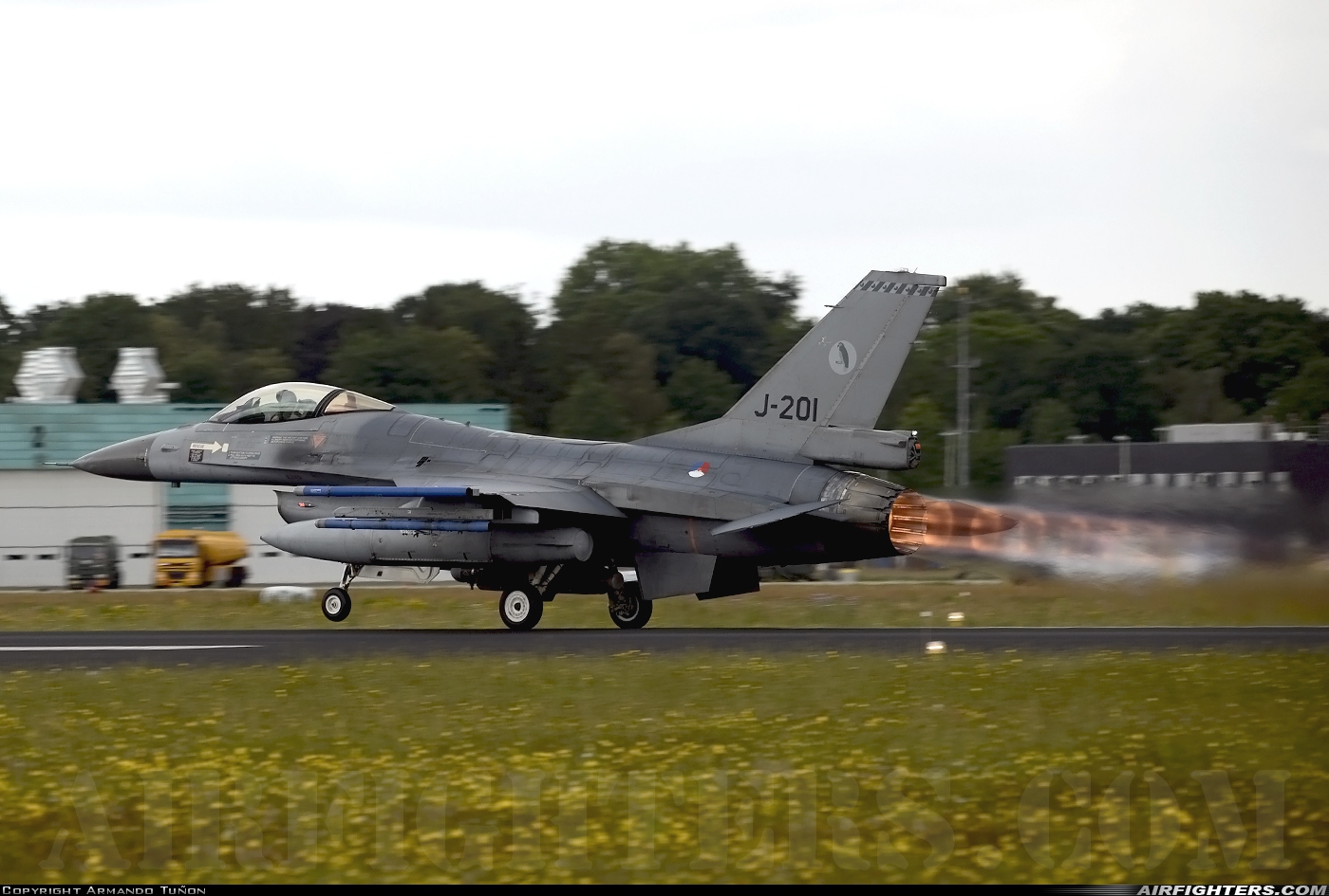 Netherlands - Air Force General Dynamics F-16AM Fighting Falcon J-201 at Breda - Gilze-Rijen (GLZ / EHGR), Netherlands
