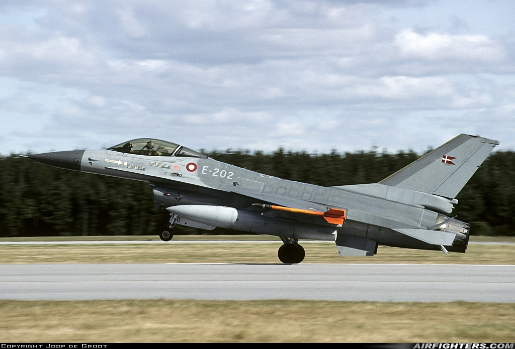 Denmark - Air Force General Dynamics F-16A Fighting Falcon E-202 at Skrydstrup (EKSP), Denmark
