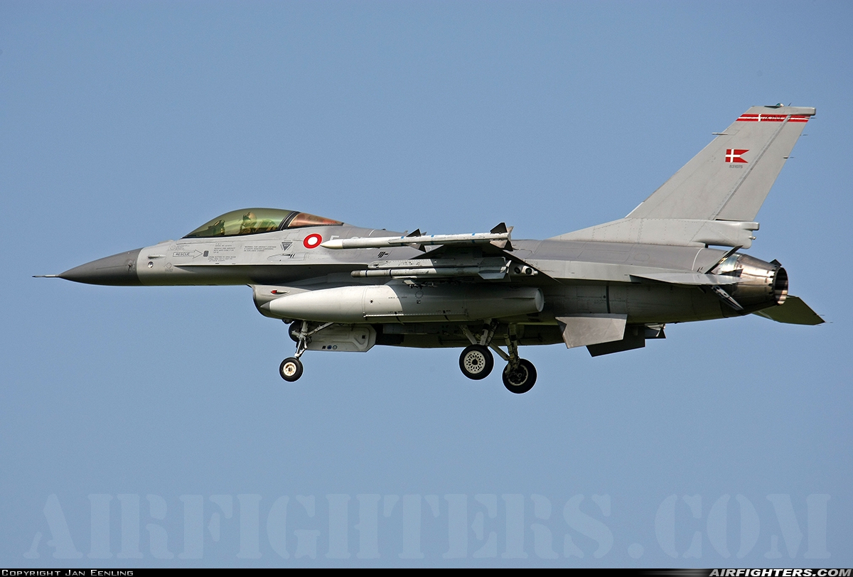Denmark - Air Force General Dynamics F-16AM Fighting Falcon E-075 at Leeuwarden (LWR / EHLW), Netherlands
