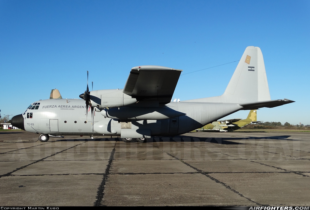 Argentina - Air Force Lockheed KC-130H Hercules (L-382) TC-69 at El Palomar (PAL / SADP), Argentina