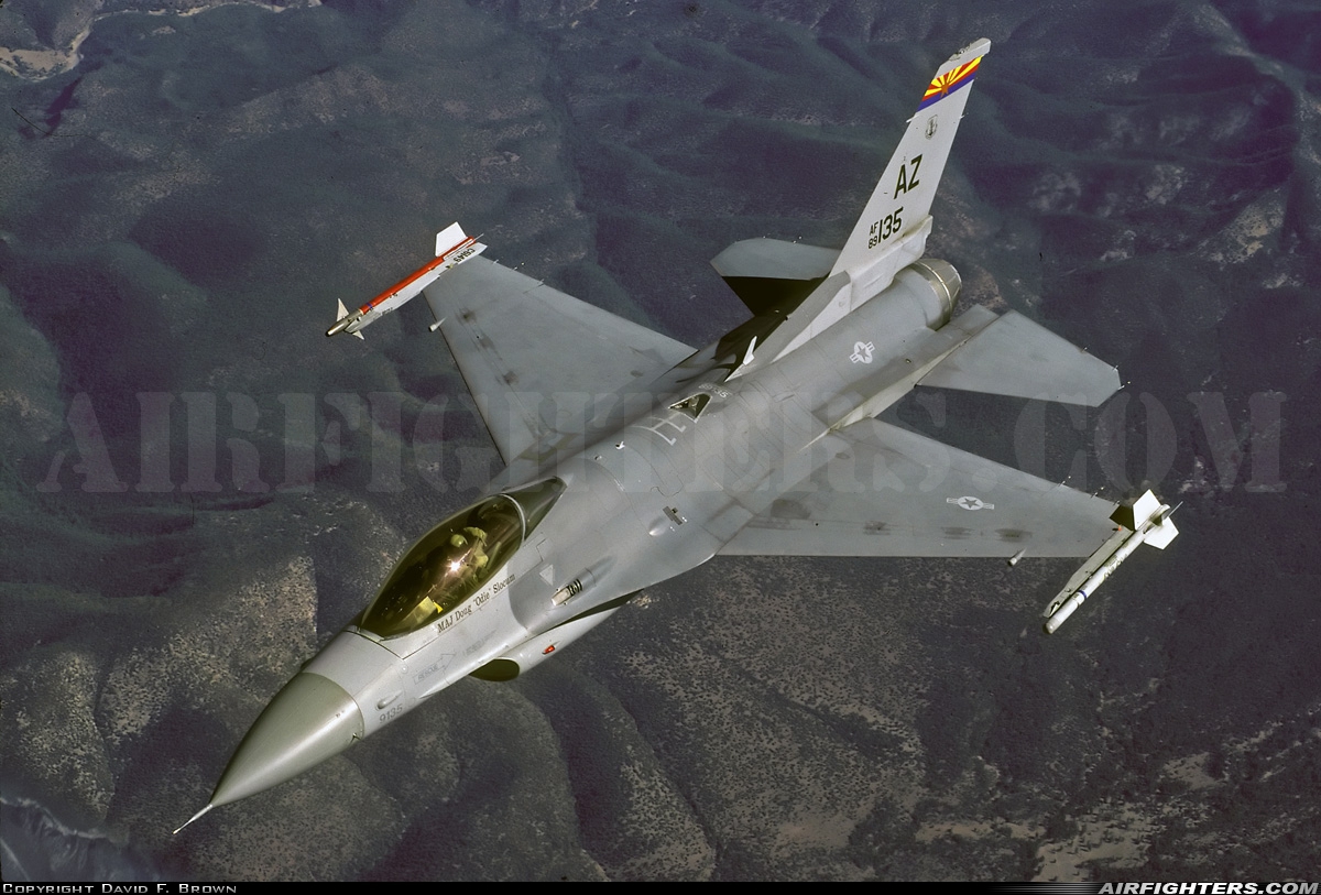 USA - Air Force General Dynamics F-16C Fighting Falcon 89-2135 at In Flight, USA