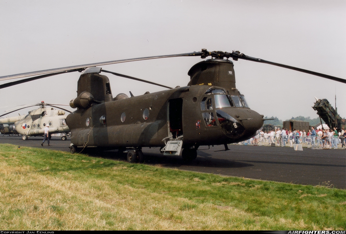 USA - Army Boeing Vertol CH-47D Chinook 87-0101 at Eindhoven (- Welschap) (EIN / EHEH), Netherlands