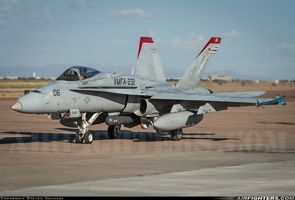 USA - Marines McDonnell Douglas F/A-18C Hornet 165194 at Phoenix (Chandler) - Williams Gateway (AFB) (CHD / IWA / KIWA), USA