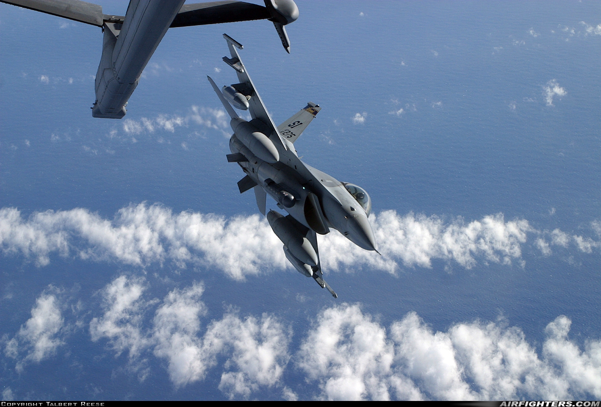 USA - Air Force General Dynamics F-16C Fighting Falcon 87-0275 at Atlantic Ocean, International Airspace