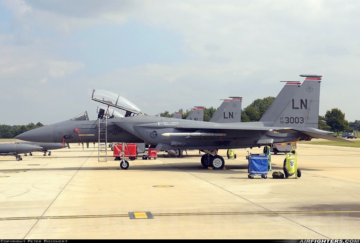 USA - Air Force McDonnell Douglas F-15E Strike Eagle 00-3003 at Lakenheath (LKZ / EGUL), UK