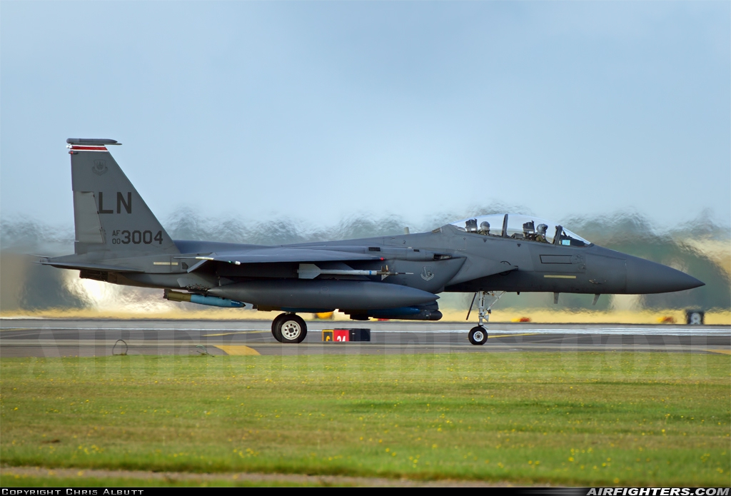 USA - Air Force McDonnell Douglas F-15E Strike Eagle 00-3004 at Lakenheath (LKZ / EGUL), UK