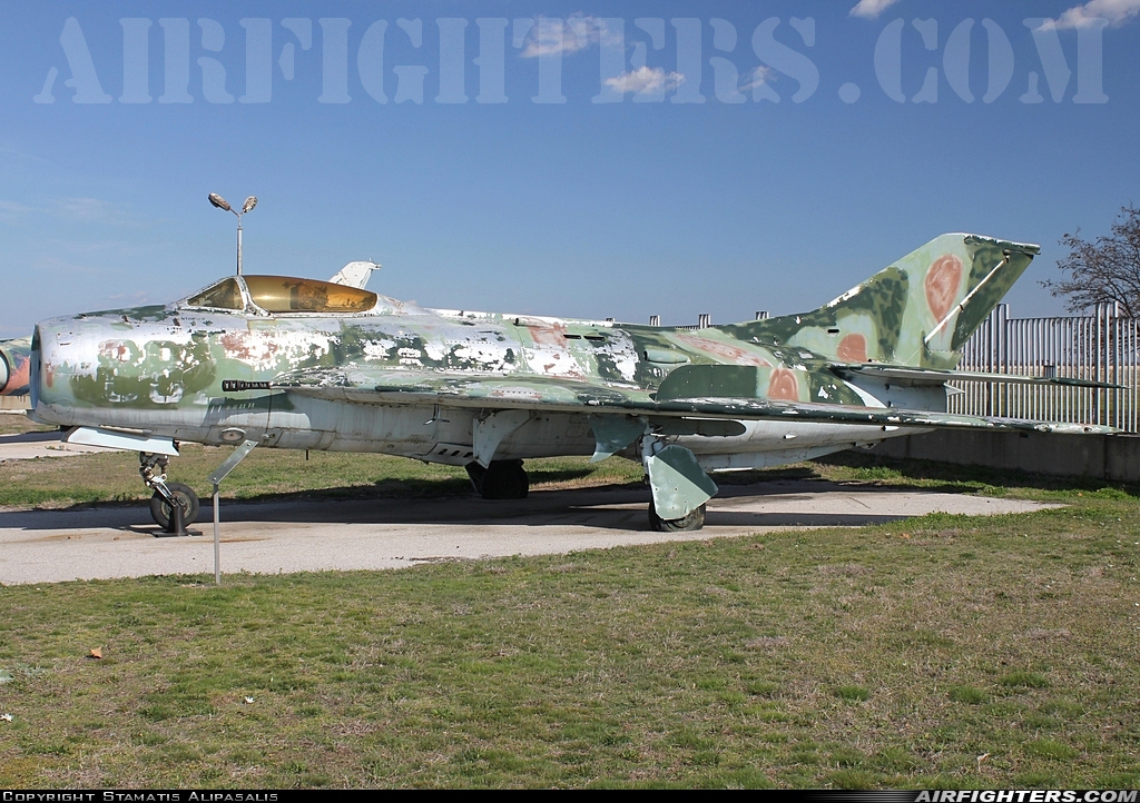 Bulgaria - Air Force Mikoyan-Gurevich MiG-19S 882 at Plovdiv (- Krumovo) (PDV / LBPD), Bulgaria