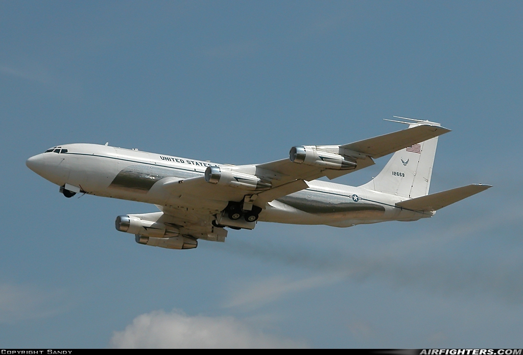 USA - Air Force Boeing C-135C Stratolifter (717-158) 61-2669 at Mildenhall (MHZ / GXH / EGUN), UK