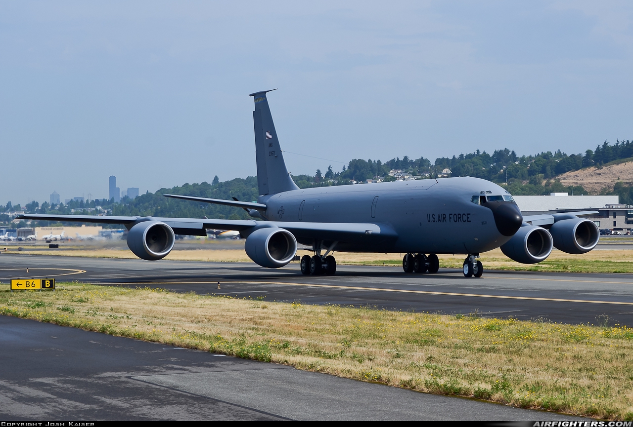 USA - Air Force Boeing KC-135R Stratotanker (717-100) 62-3571 at Seattle - Boeing Field / King County Int. (BFI / KBFI), USA