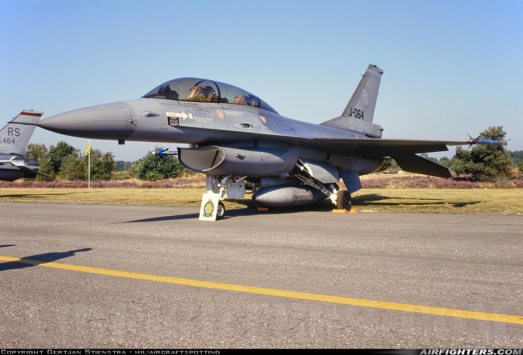 Netherlands - Air Force General Dynamics F-16B Fighting Falcon J-064 at Kleine Brogel (EBBL), Belgium