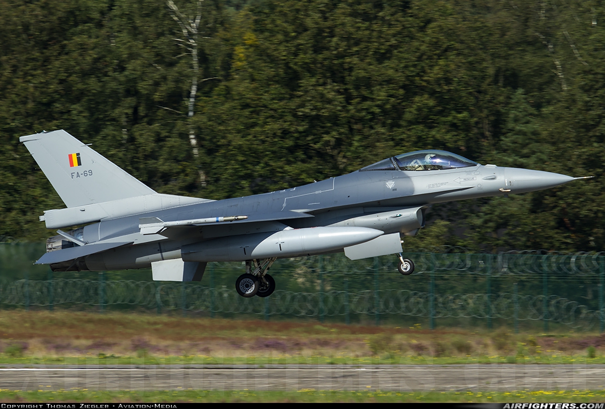 Belgium - Air Force General Dynamics F-16AM Fighting Falcon FA-69 at Kleine Brogel (EBBL), Belgium