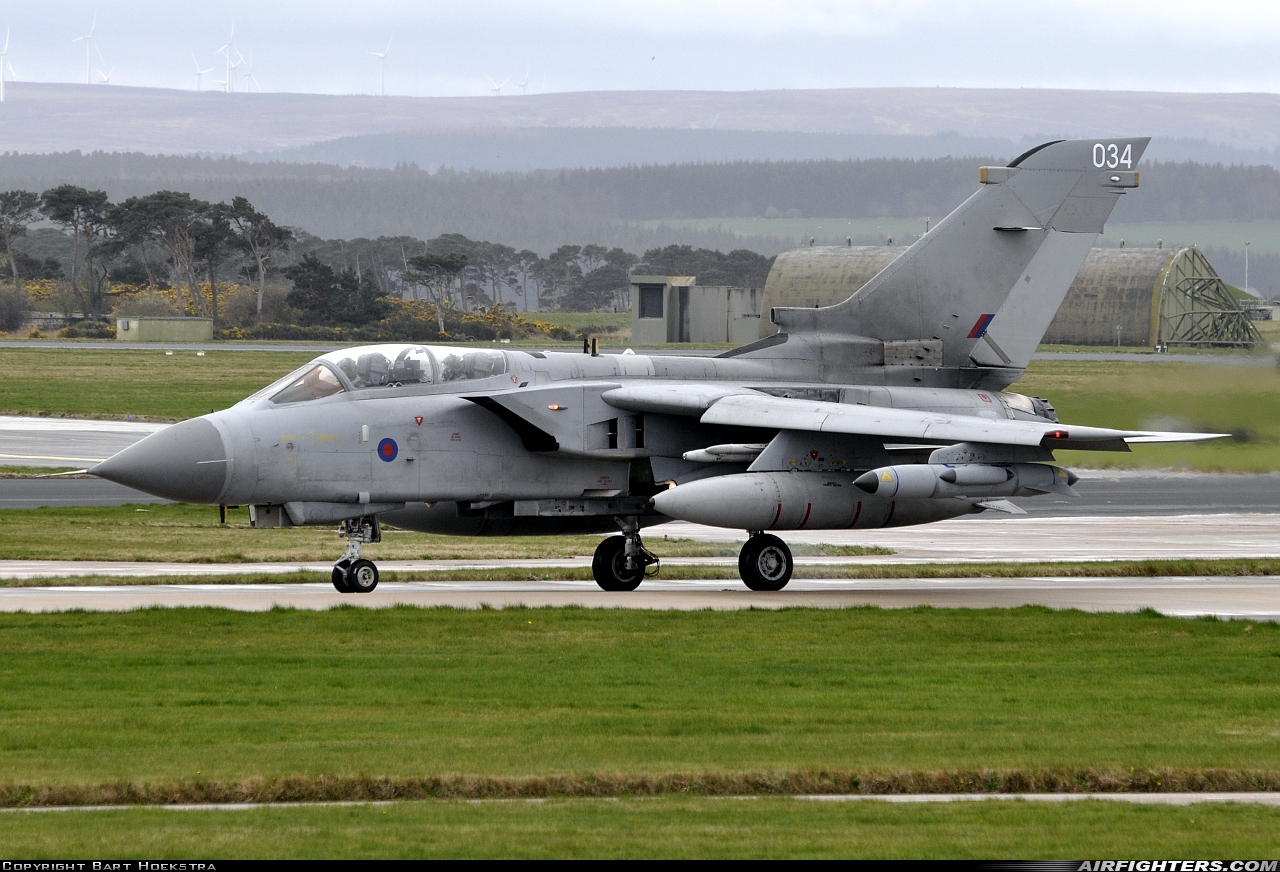 UK - Air Force Panavia Tornado GR4(T) ZA541 at Lossiemouth (LMO / EGQS), UK