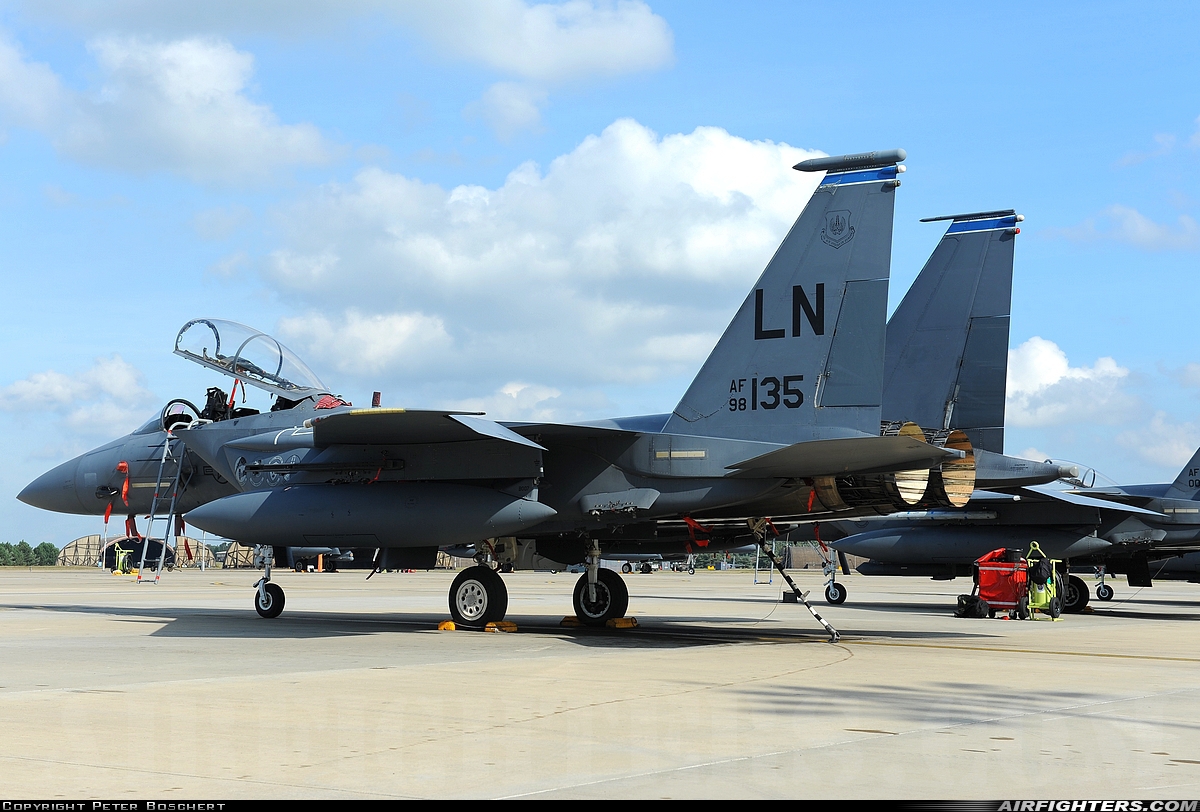 USA - Air Force McDonnell Douglas F-15E Strike Eagle 98-0135 at Lakenheath (LKZ / EGUL), UK