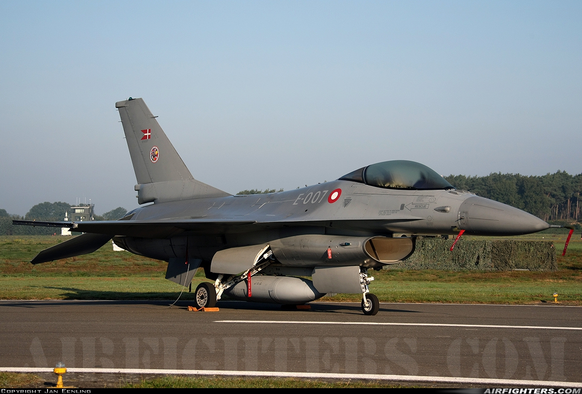 Denmark - Air Force General Dynamics F-16AM Fighting Falcon E-007 at Kleine Brogel (EBBL), Belgium