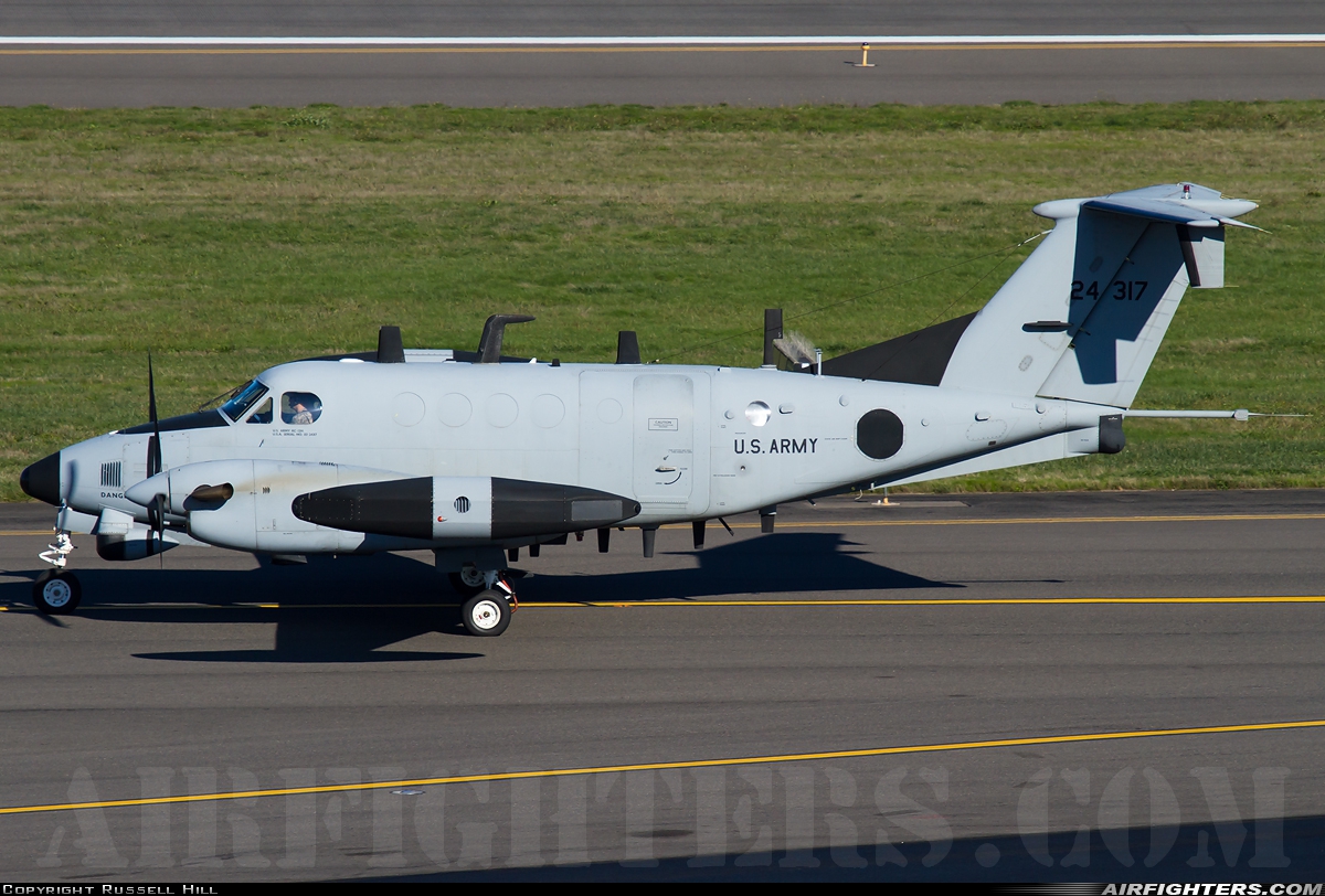 USA - Army Beech RC-12H Huron (Super King Air A200CT) 83-24317 at Portland - Int. (PDX / KPDX), USA