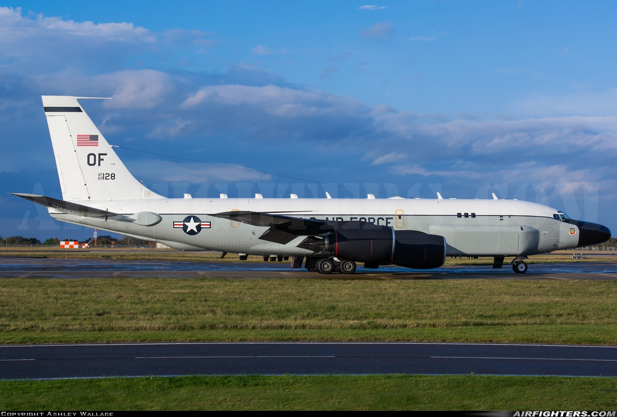USA - Air Force Boeing RC-135S Cobra Ball (717-148) 62-4128 at Mildenhall (MHZ / GXH / EGUN), UK
