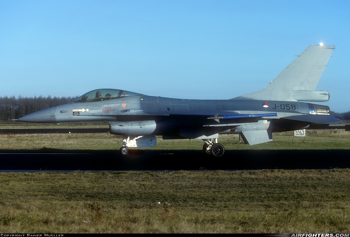 Netherlands - Air Force General Dynamics F-16A Fighting Falcon J-058 at Enschede - Twenthe (ENS / EHTW), Netherlands