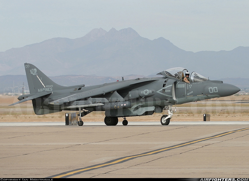 USA - Marines McDonnell Douglas AV-8B Harrier II 165425 at Phoenix (Chandler) - Williams Gateway (AFB) (CHD / IWA / KIWA), USA
