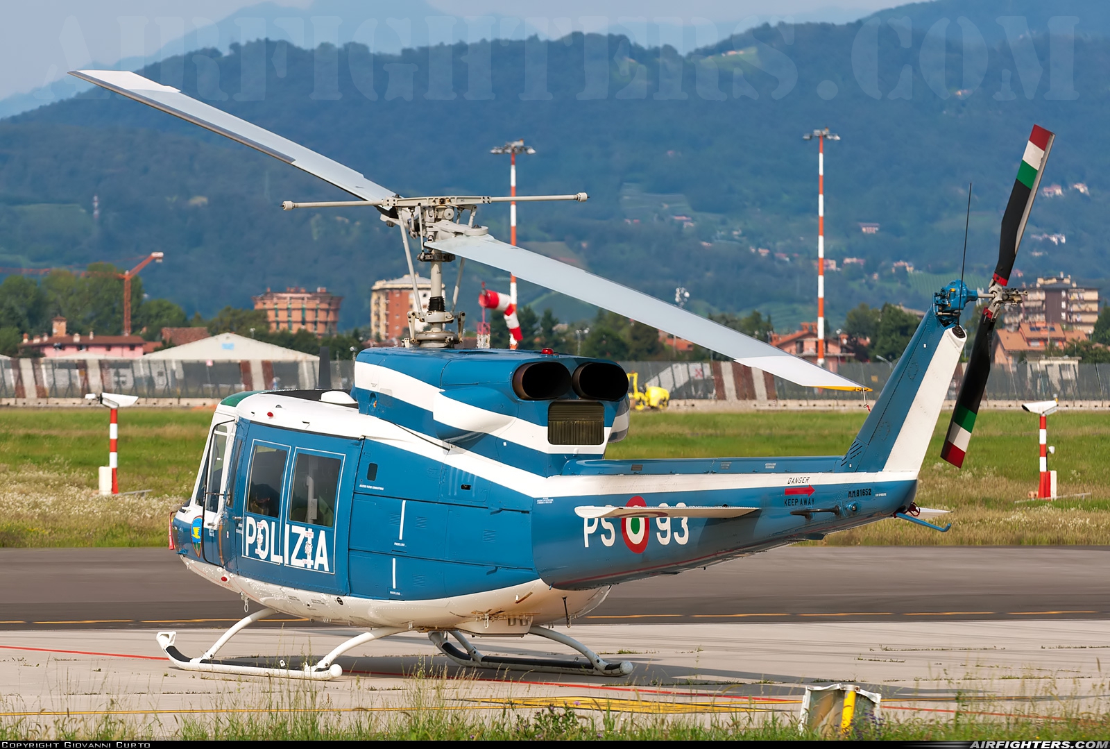 Italy - Polizia Agusta-Bell AB-212 MM81652 at Bergamo (Milan) - Orio al Serio (Antonio Locatelli) (BGY / LIME), Italy
